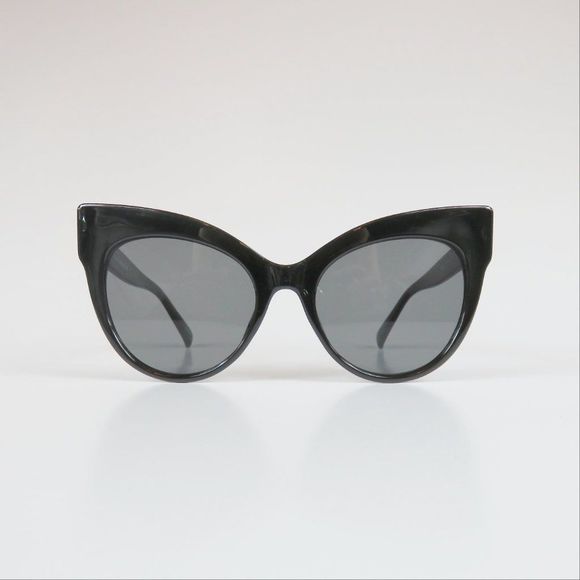 Pin Up Style Cat Eye Sunglasses - Vintage Retro - Breakfast at Tiffany's Audrey - Picture 2 of 10